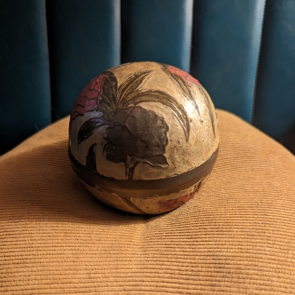 Vintage Decorative metal sphere - Picture 5 of 5